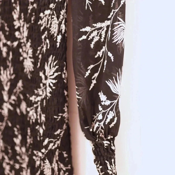 Dynamite | Floral  Dress With Ruching And Sheer Balloon Sleeves | Size Medium - Picture 4 of 5